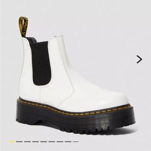 Dr. Martens 2976 Smooth Leather Platform Chelsea Boots